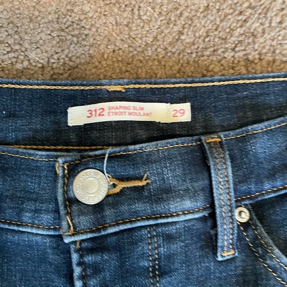 Levi jeans - Picture 2 of 3